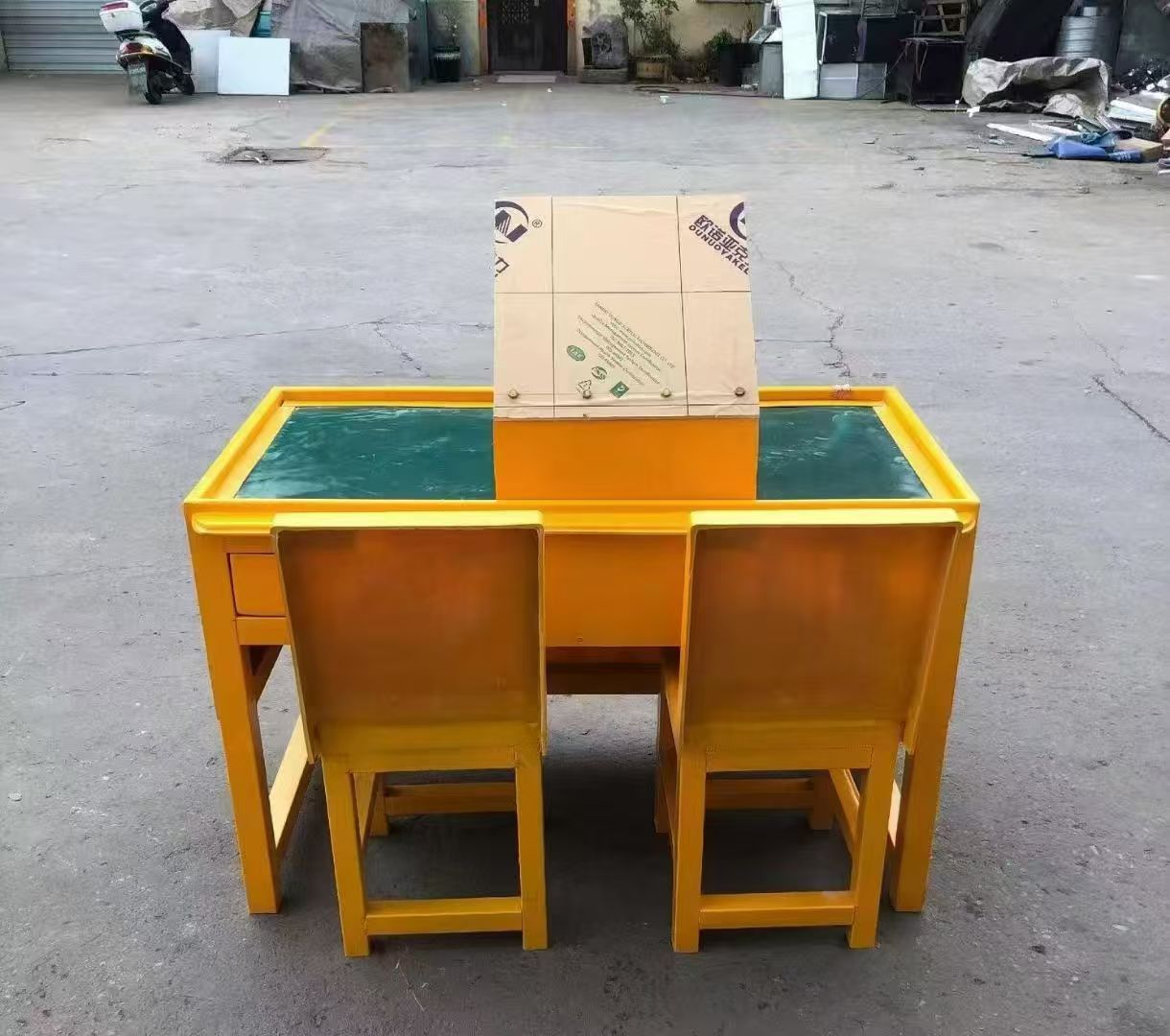 道孚防静电导通桌井下煤矿火工品发放桌：危险品流转的安全守护者